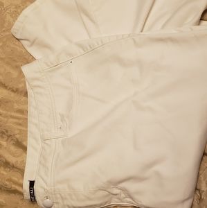 White Capri jeans